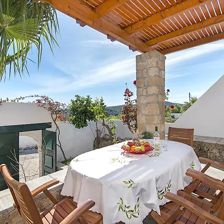 Theofilos House Villa Lakhania
